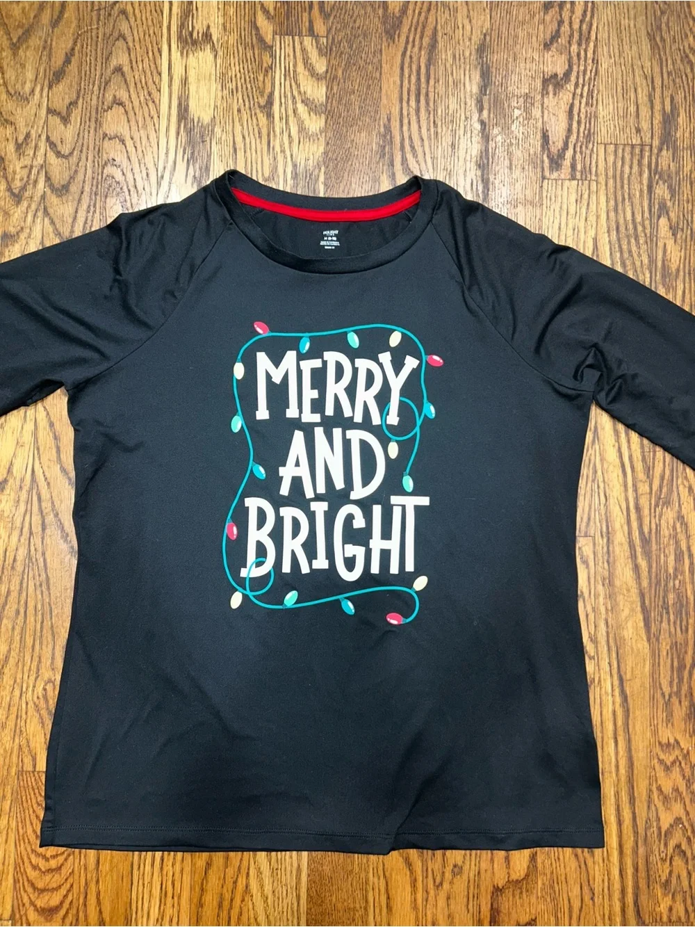 Women’s Merry & Bright Christmas Pajama Set Size M 8–10